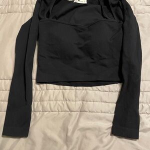Chic Black Long Sleeve Crop Top